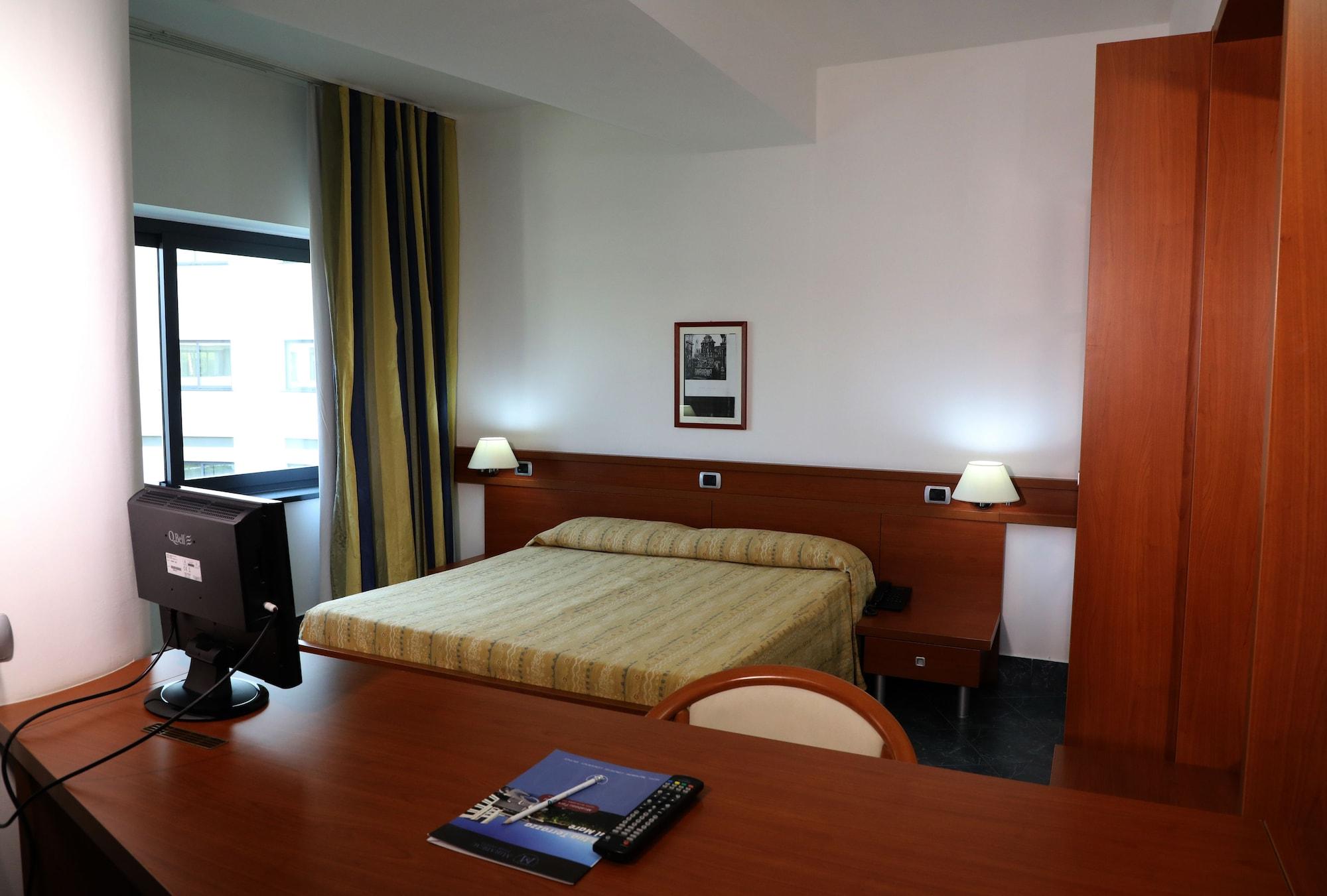 Park Hotel Mirabeau Монтепаоне Екстериор снимка