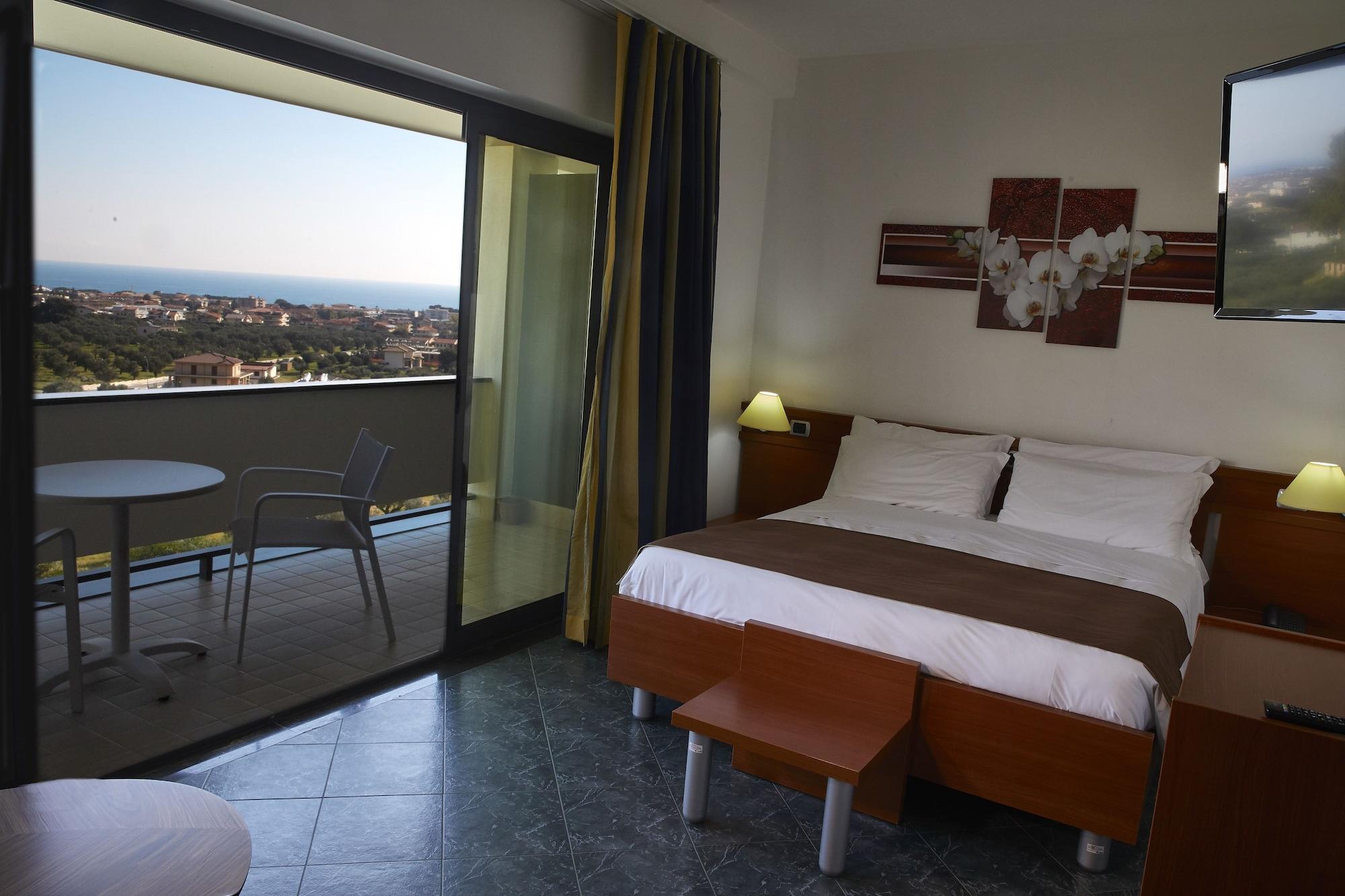 Park Hotel Mirabeau Монтепаоне Екстериор снимка