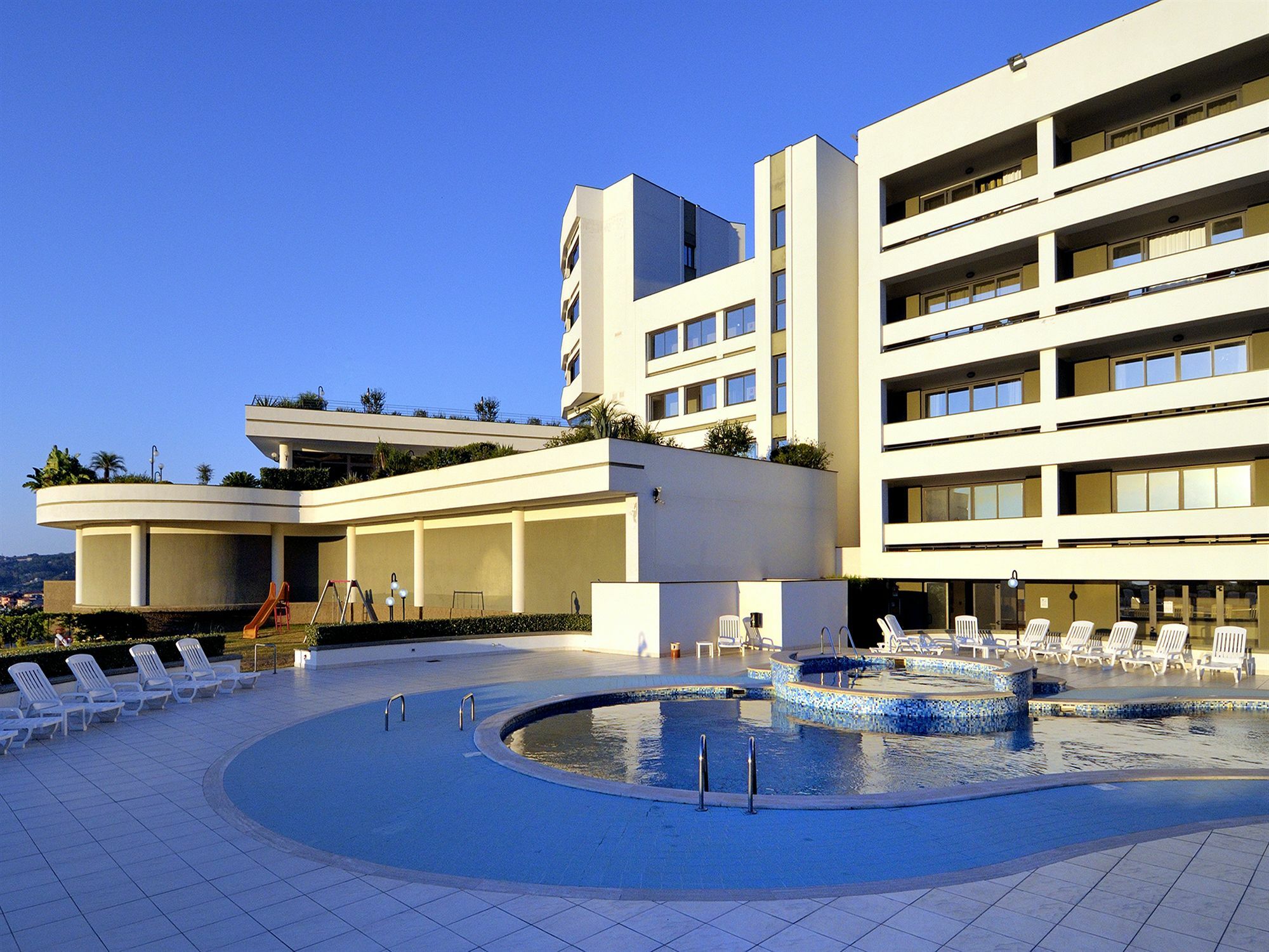 Park Hotel Mirabeau Монтепаоне Екстериор снимка